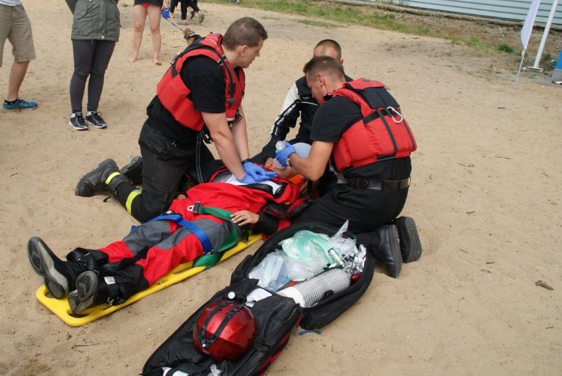 Strażacka akcja na plaży. Zobacz zdjęcia