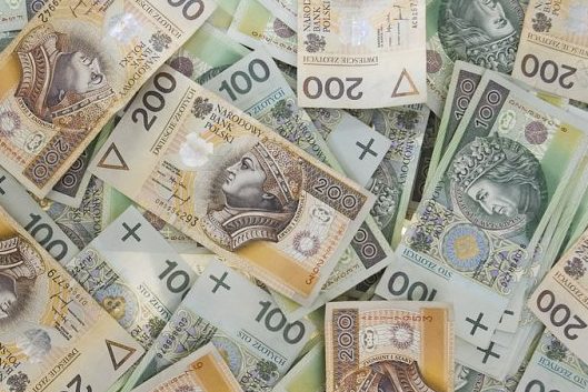 Zaciągną kolejny kredyt. Do dalej z długiem?