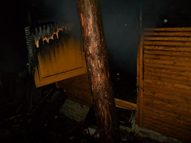 Palił się dom w Ostrowie ZDJĘCIA