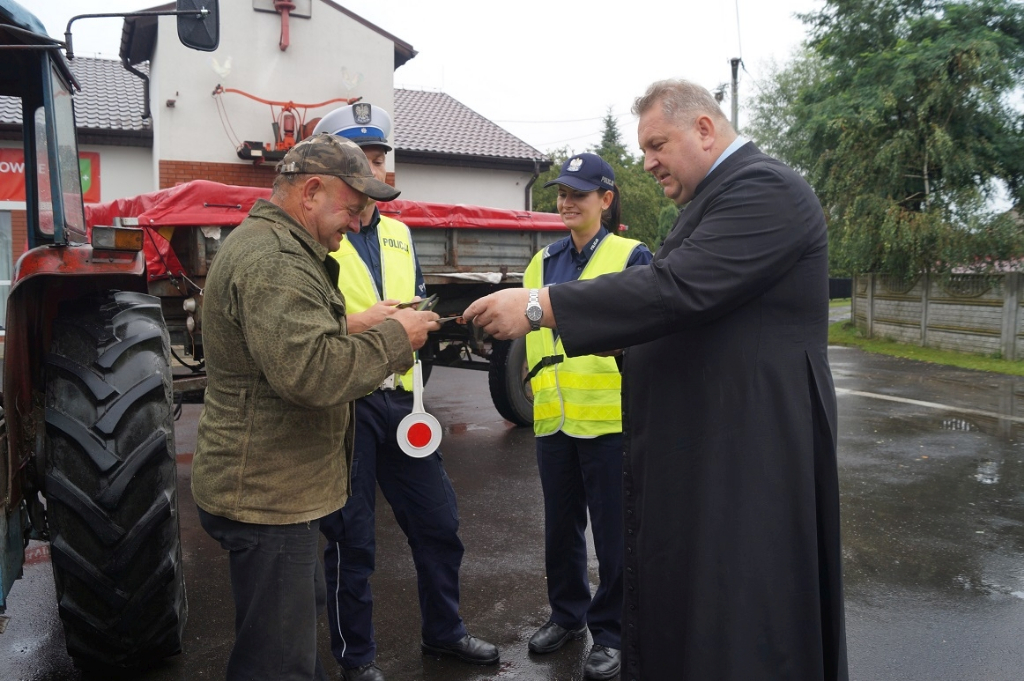 Obrazki ze świętymi zamiast mandatów