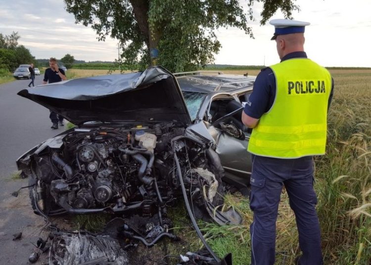 Tragedia na drodze. Helikopter zabrał 23-latkę z naszego powiatu