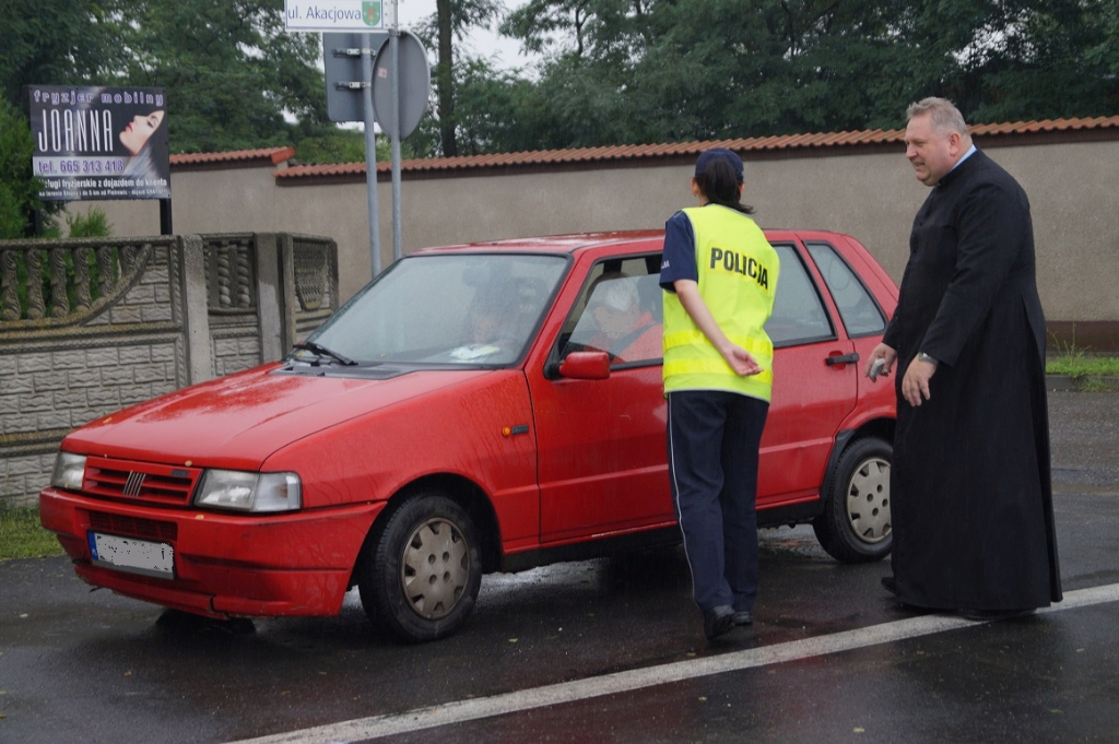 Obrazki ze świętymi zamiast mandatów