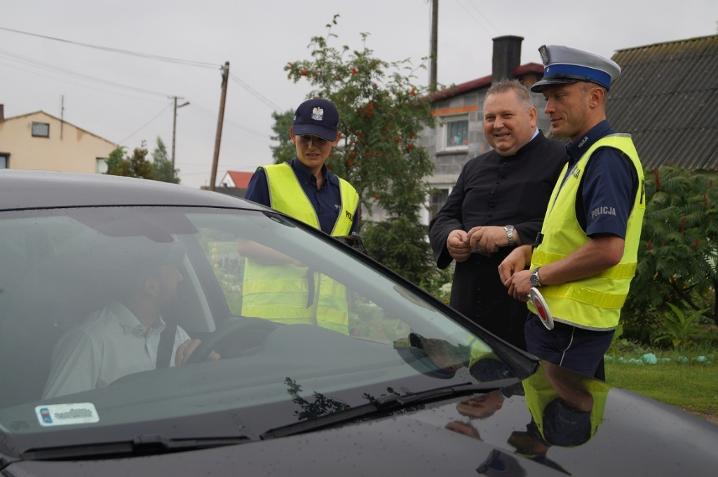 Obrazki ze świętymi zamiast mandatów