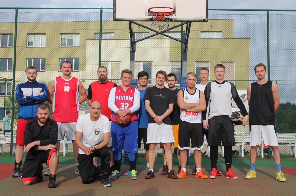 Zagrali prawdziwą uliczną koszykówkę