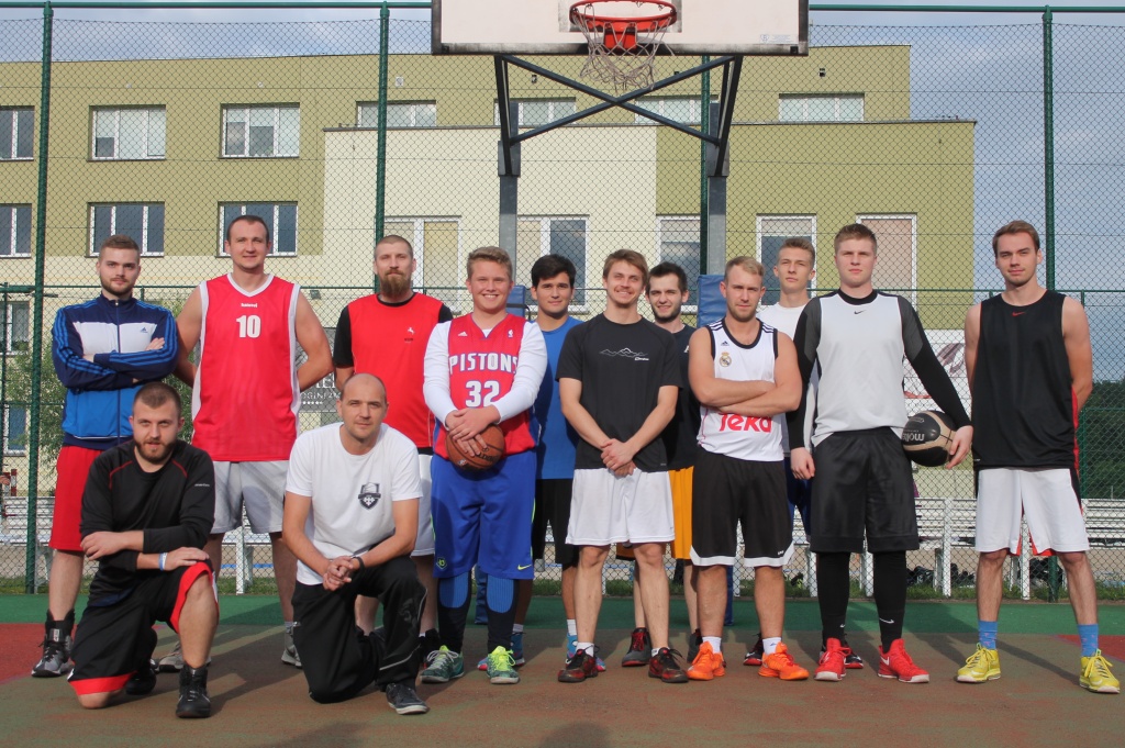 Zagrali prawdziwą uliczną koszykówkę