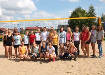 Turniej plażówki inaugurował sportowe Wawrzynki