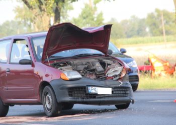 Wilczna: Wjechał w tył forda. Dwie osoby w szpitalu