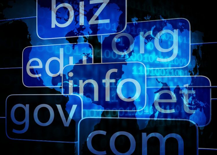 Jak wybór domeny wpływa na witrynę?