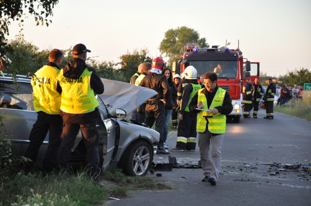 Tragedia na drodze. Helikopter zabrał 23-latkę z naszego powiatu