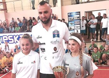 Gortat zabiera witkowiankę do USA!