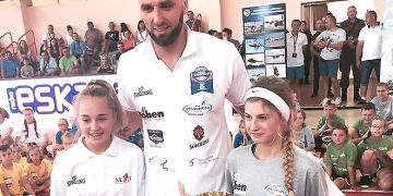 Gortat zabiera witkowiankę do USA!