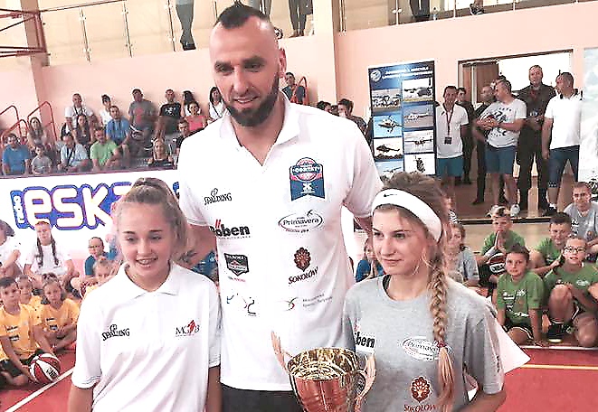 Gortat zabiera witkowiankę do USA!