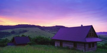 Dlaczego nieruchomości poza granicami miast cieszą się tak dużą popularnością?