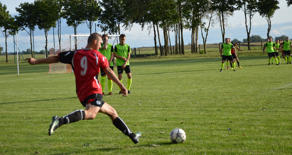 Kapitan uratował Czarnych. Zdjęcia z derbów