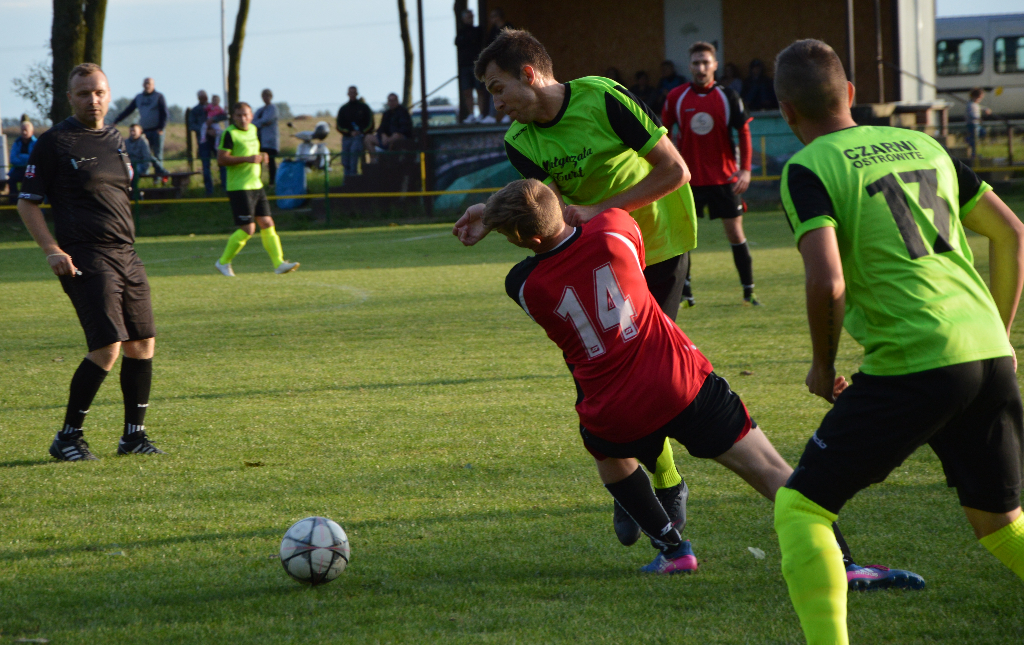Kapitan uratował Czarnych. Zdjęcia z derbów