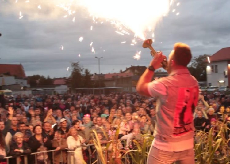 Śpiewali Do białego rana. Film z koncertu