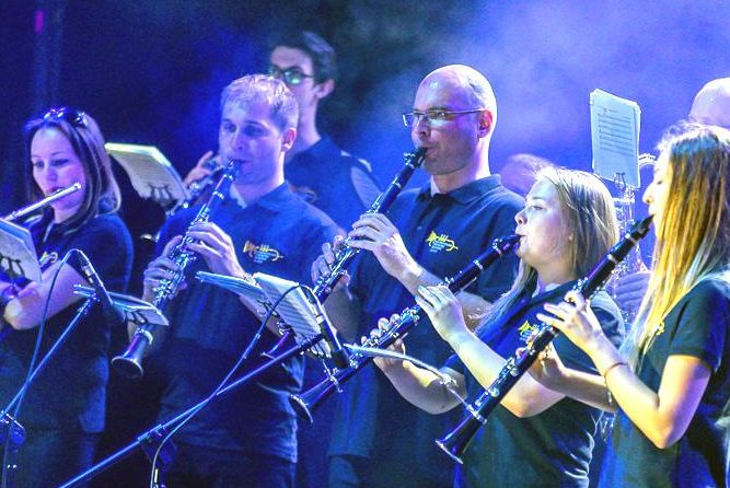 Zagrają pod oknem papieskim