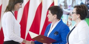 Sama premier wręczyła jej stypendium