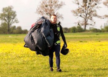 W locie czuje się wolny jak ptak