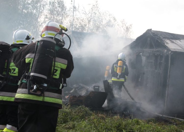 Róża: Spłonął domek letniskowy. Film z akcji