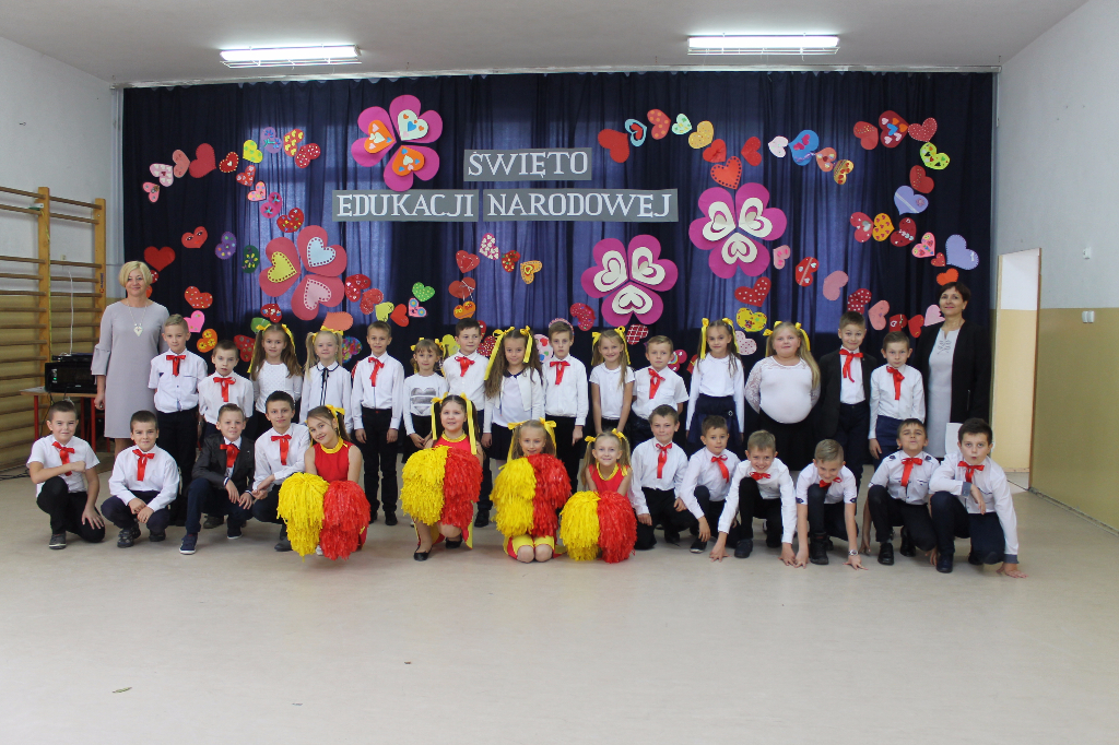 Szkoła w Trąbczynie ma nowy sztandar