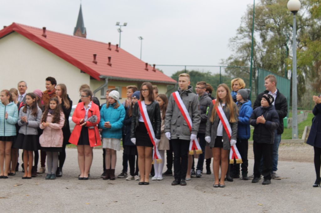 Szkoła w Trąbczynie ma nowy sztandar