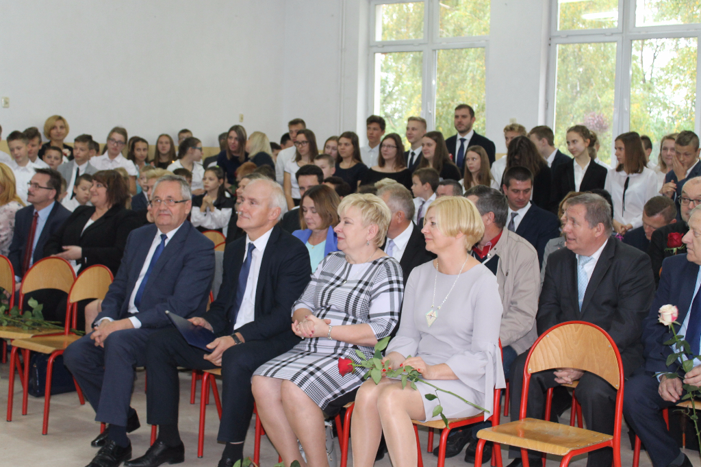 Szkoła w Trąbczynie ma nowy sztandar