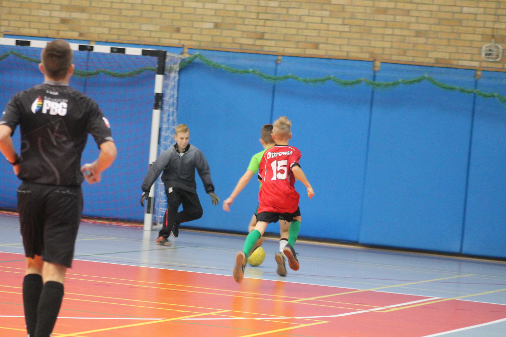 Piętnaście zespołów walczy o mistrzowską koronę