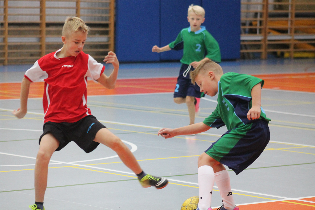 Piętnaście zespołów walczy o mistrzowską koronę