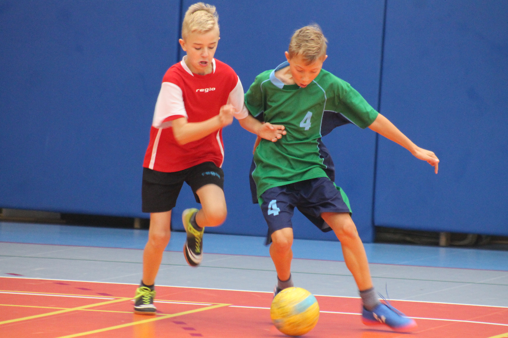 Piętnaście zespołów walczy o mistrzowską koronę