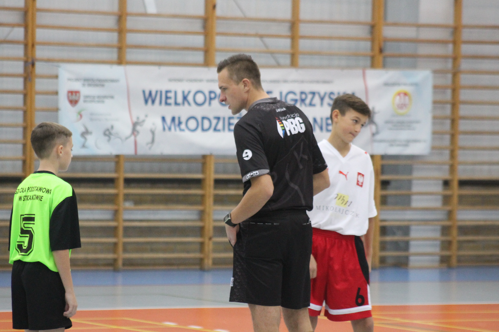 Piętnaście zespołów walczy o mistrzowską koronę