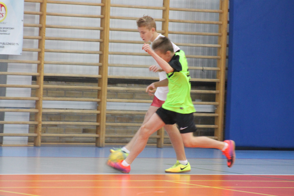 Piętnaście zespołów walczy o mistrzowską koronę