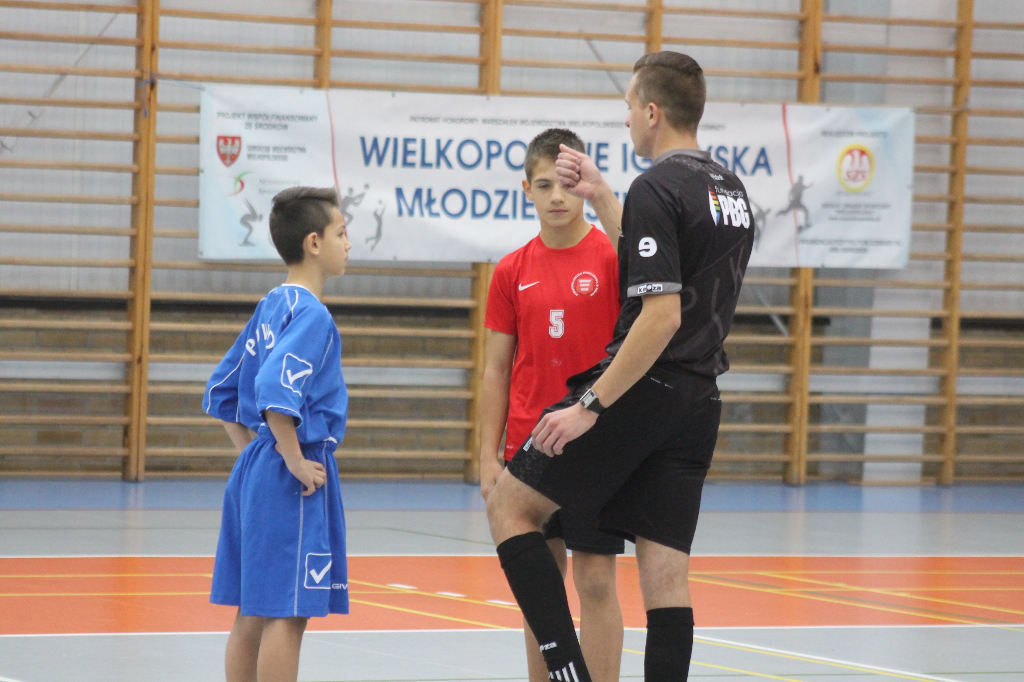 Piętnaście zespołów walczy o mistrzowską koronę