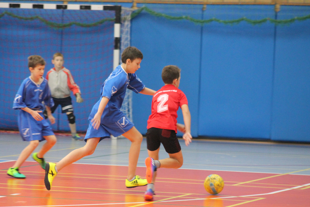 Piętnaście zespołów walczy o mistrzowską koronę