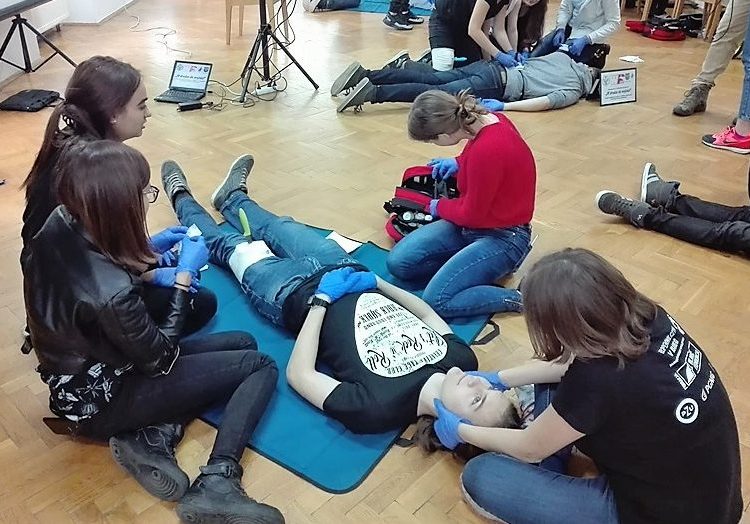 W drodze do wojska ratowali życie