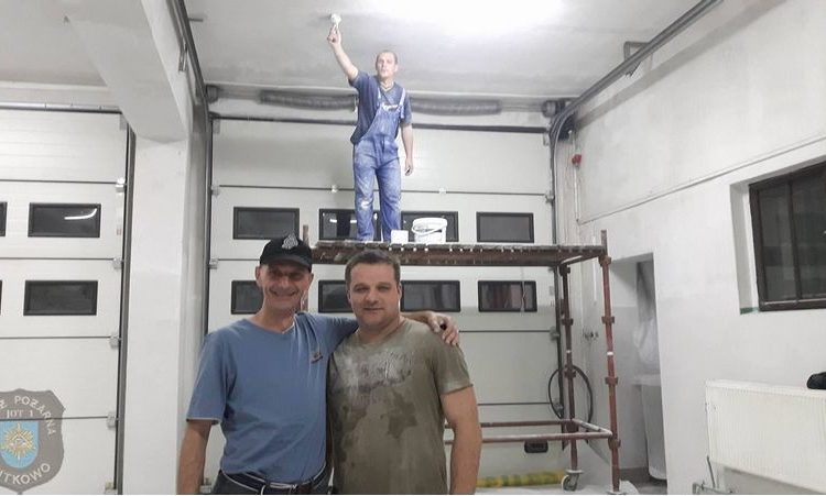 Remont trwa. Strażacy fachowcami