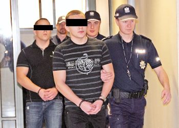 Napadli na księdza. Jeden już wyszedł, drugi nadal siedzi