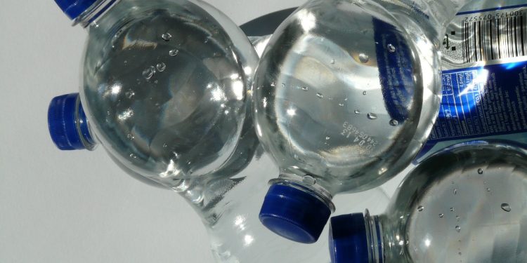 Woda promocyjna – czy warto się na nią zdecydować?