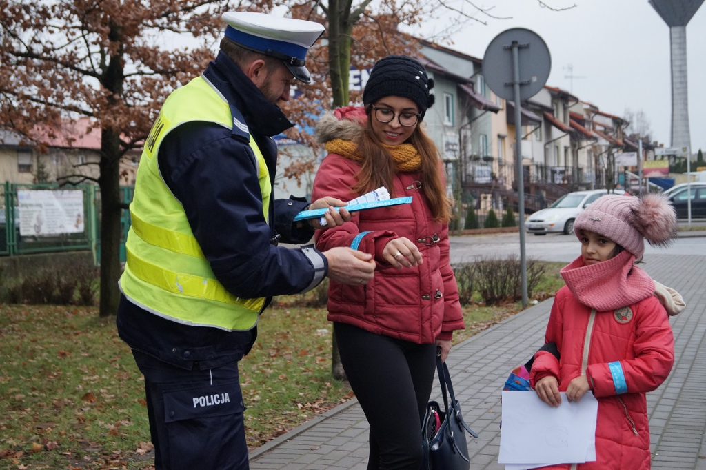 Odblaskowe Mikołajki na drogach powiatu ZDJĘCIA