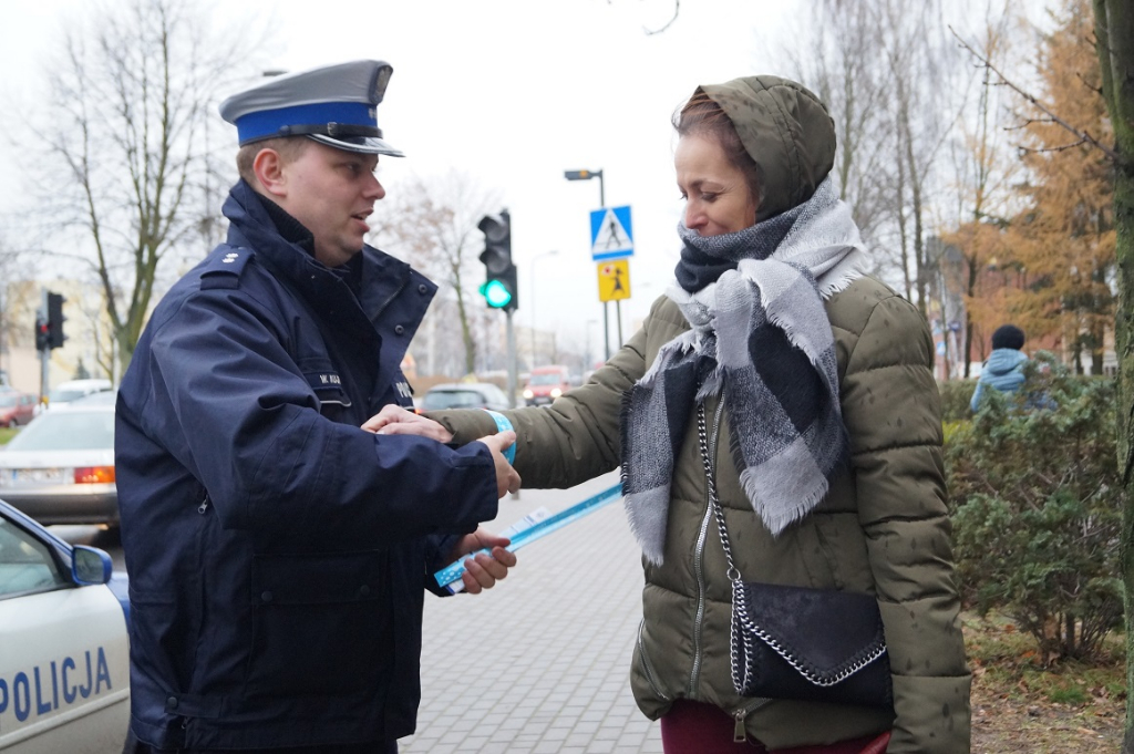 Odblaskowe Mikołajki na drogach powiatu ZDJĘCIA