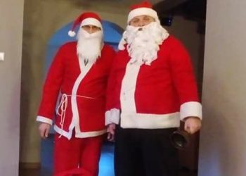 Wierzbno: Sołtys i prezes rozdawali prezenty