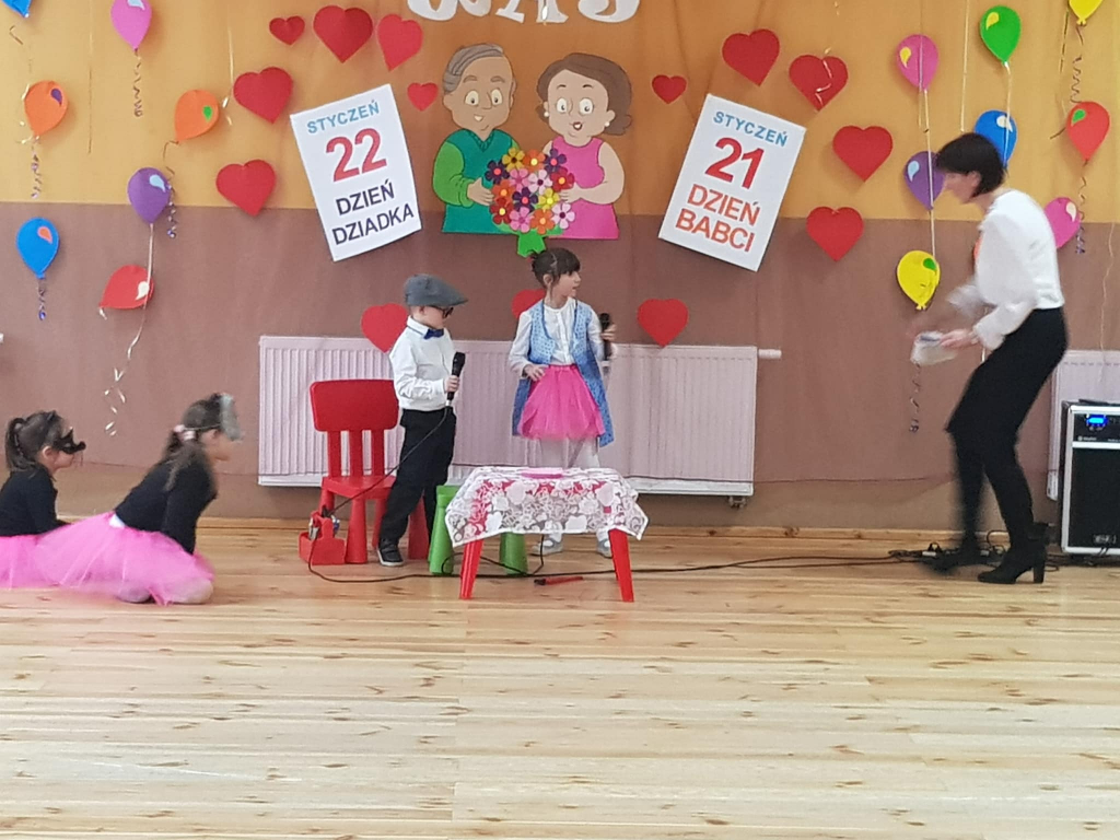 Dzień Babci i Dziadka w Piotrowicach ZDJĘCIA