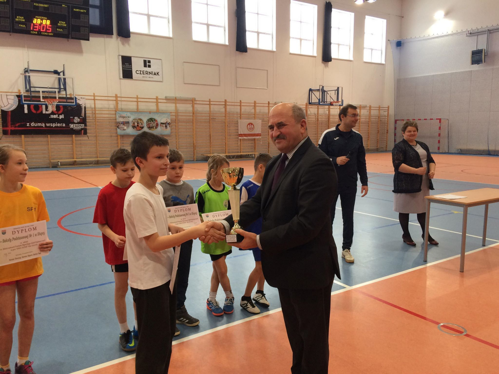 Giewartów zdominował zmagania. Zobacz zdjęcia