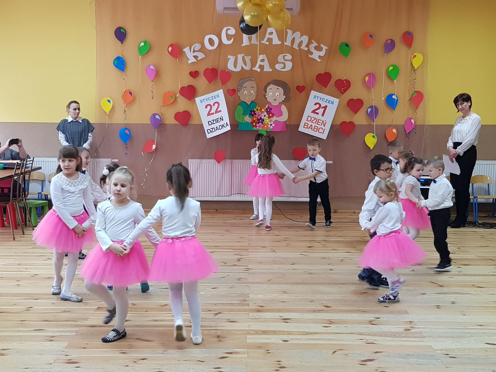 Dzień Babci i Dziadka w Piotrowicach ZDJĘCIA