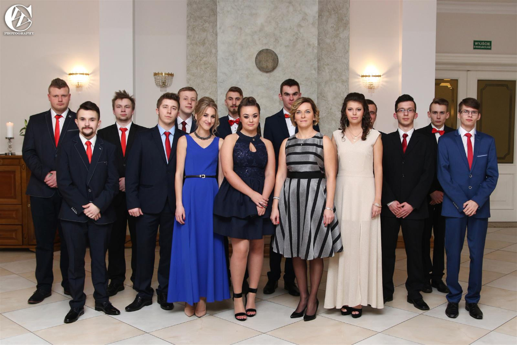 Studniówka Zawodówki ZDJĘCIA GRUPOWE