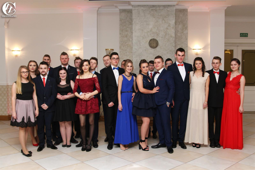 Studniówka Zawodówki ZDJĘCIA GRUPOWE