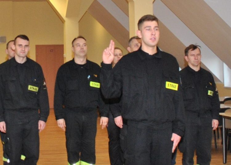 Dzisiaj złożył ślubowanie. Zaczyna służbę w PSP