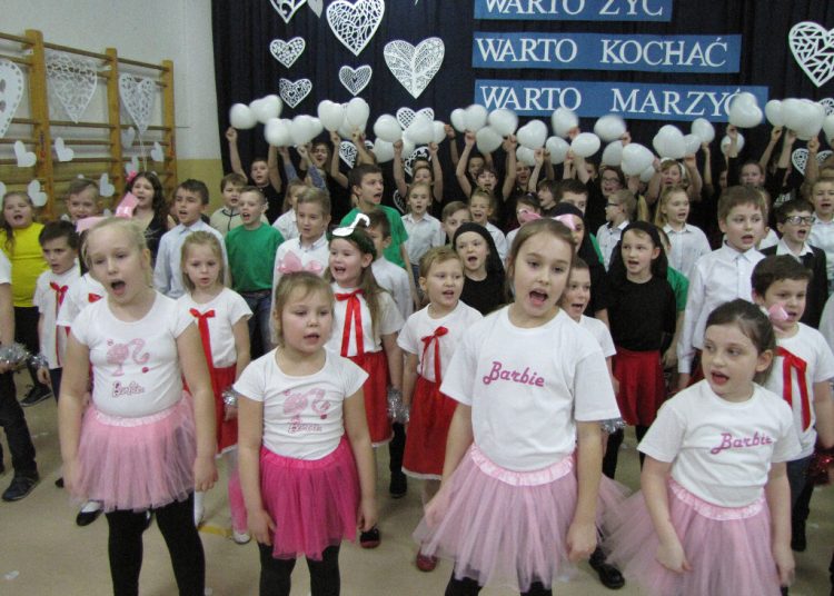 Koncert noworoczny w trąbczyńskiej podstawówce