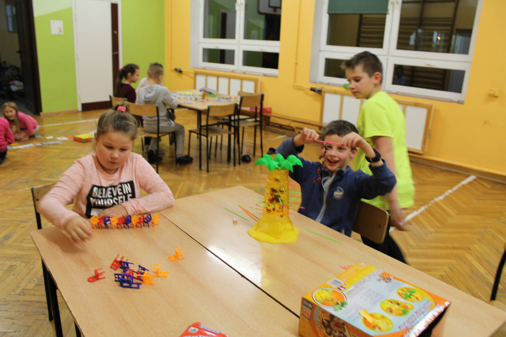 Noc z planszówką w Kotuni