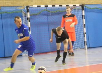 Mimo porażki z obrońcami, Meble znowu są liderami